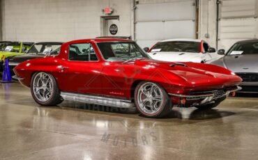 Unknown-Corvette-1967-Red-Black-4