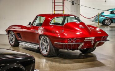 Unknown-Corvette-1967-Red-Black-41