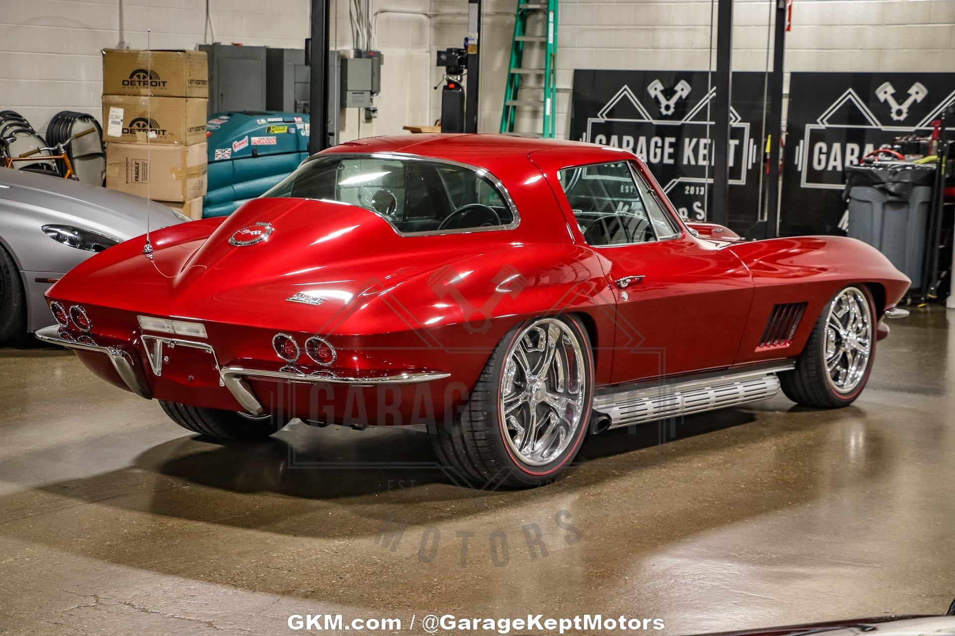 Unknown-Corvette-1967-Red-Black-42