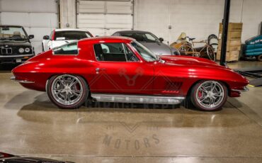 Unknown-Corvette-1967-Red-Black-44