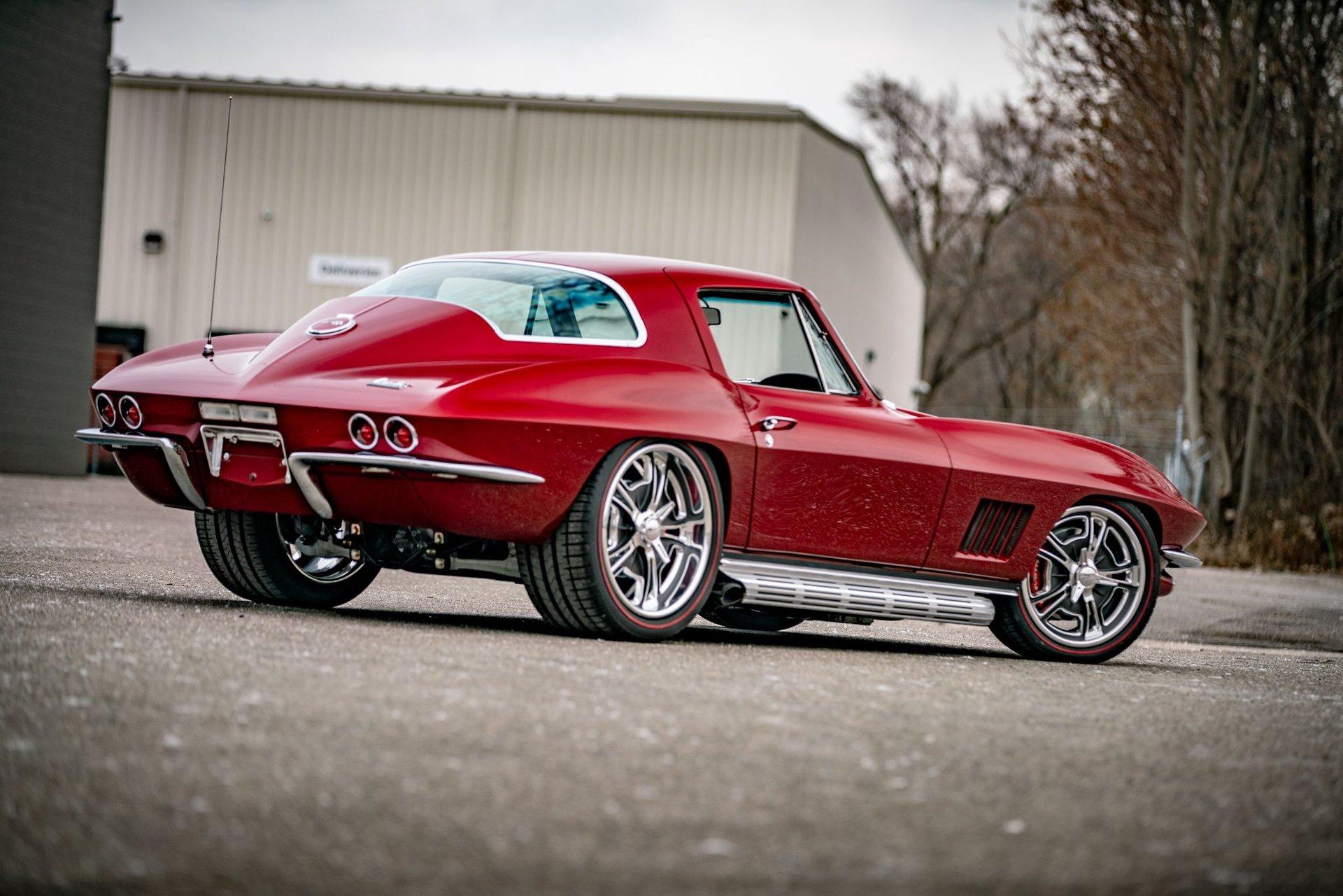 Unknown-Corvette-1967-Red-Black-5