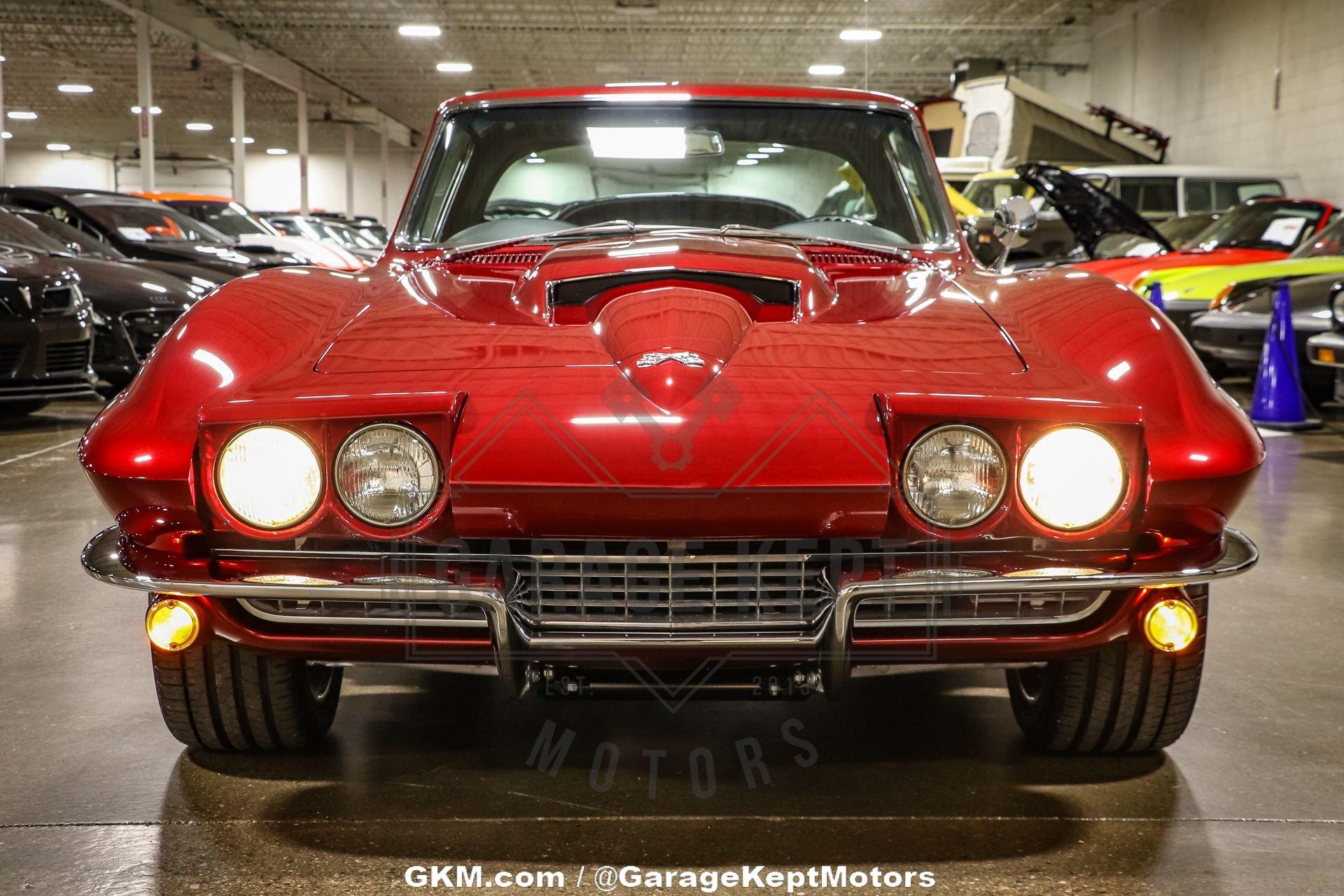 Unknown-Corvette-1967-Red-Black-7