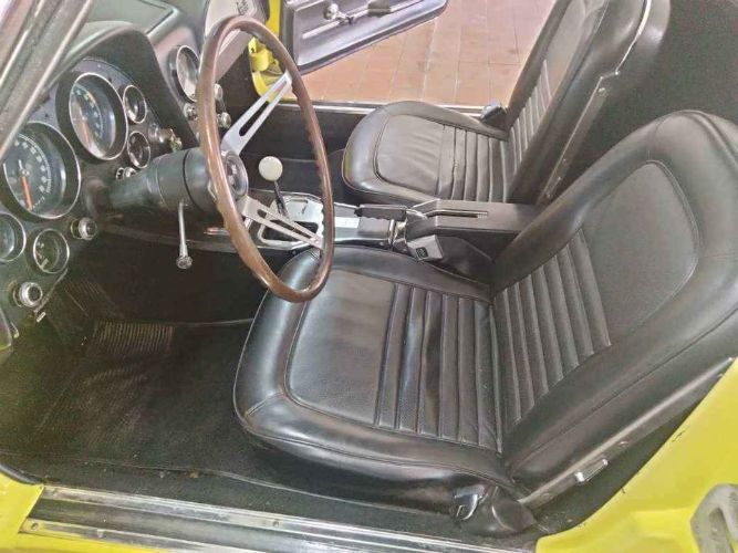 Unknown-Corvette-1967-Yellow-Black-11