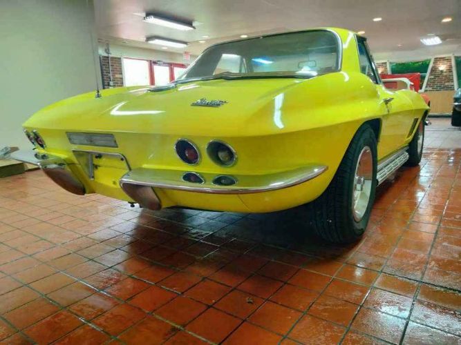 Unknown-Corvette-1967-Yellow-Black-14