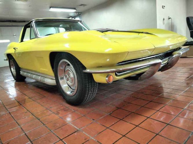 Unknown-Corvette-1967-Yellow-Black-15