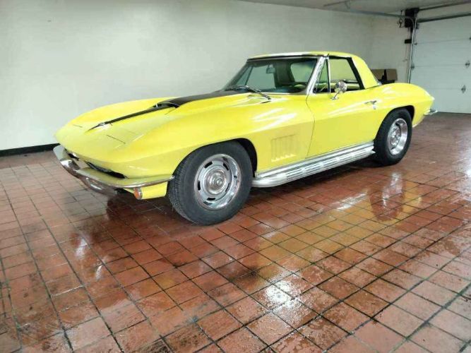 Unknown-Corvette-1967-Yellow-Black-16