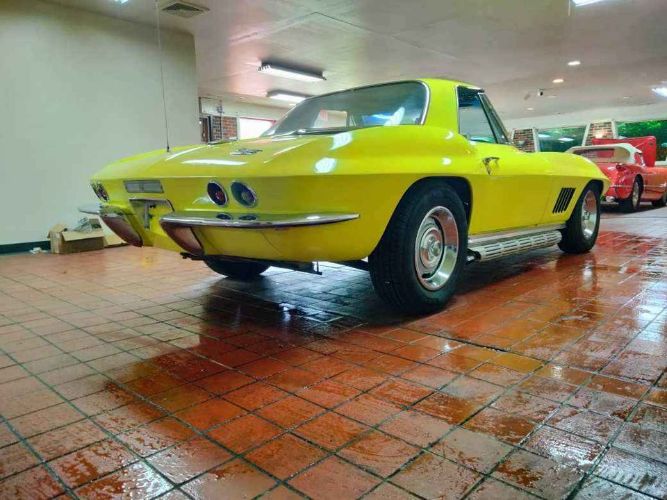 Unknown-Corvette-1967-Yellow-Black-18