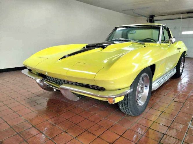 Unknown-Corvette-1967-Yellow-Black-19