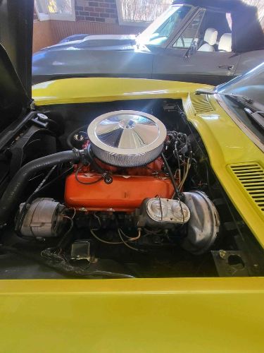 Unknown-Corvette-1967-Yellow-Black-2
