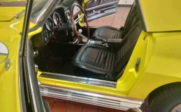 Unknown-Corvette-1967-Yellow-Black-6