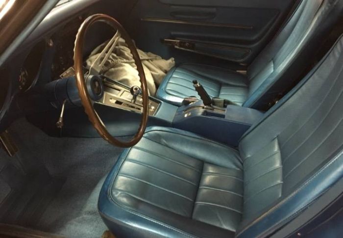 Unknown-Corvette-1968-Blue-Blue-2
