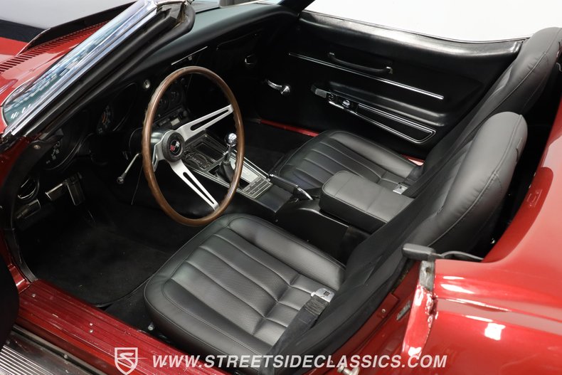 Unknown-Corvette-1968-Burgundy-Metallic-Black-2