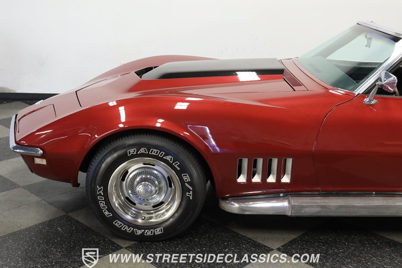 Unknown-Corvette-1968-Burgundy-Metallic-Black-23