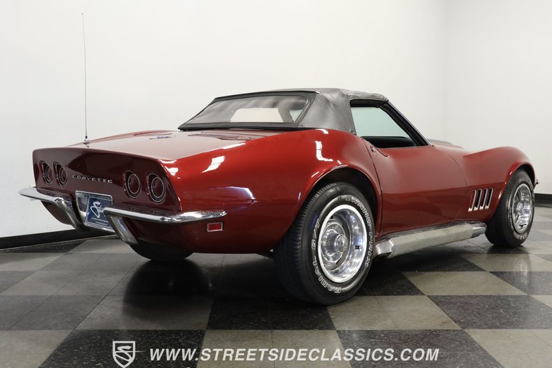 Unknown-Corvette-1968-Burgundy-Metallic-Black-27
