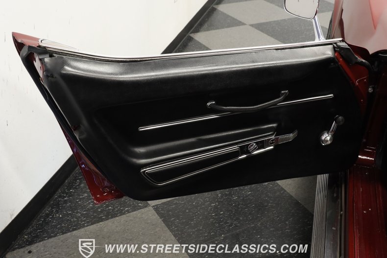 Unknown-Corvette-1968-Burgundy-Metallic-Black-37