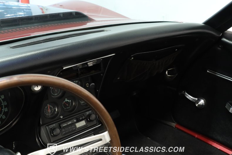 Unknown-Corvette-1968-Burgundy-Metallic-Black-43