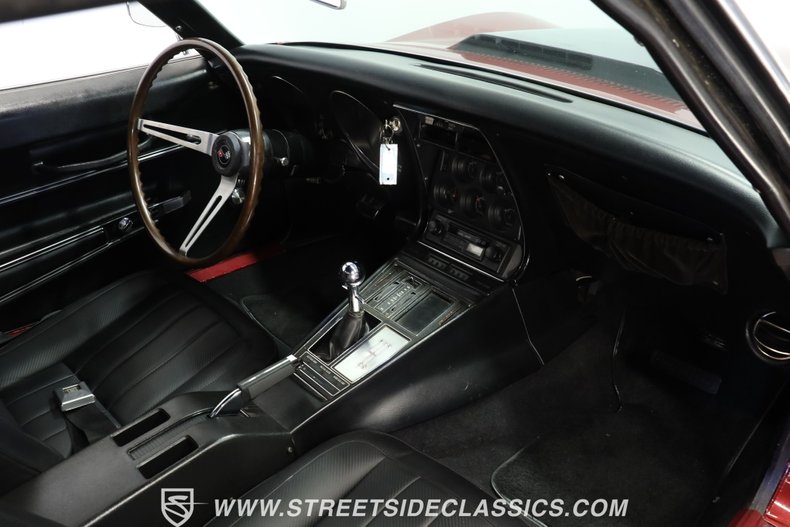 Unknown-Corvette-1968-Burgundy-Metallic-Black-47