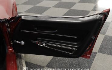 Unknown-Corvette-1968-Burgundy-Metallic-Black-9