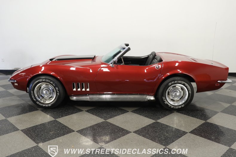 Unknown-Corvette-1968-Burgundy-Metallic-Black