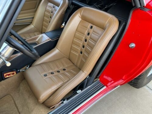 Unknown-Corvette-1968-Red-Tan-17