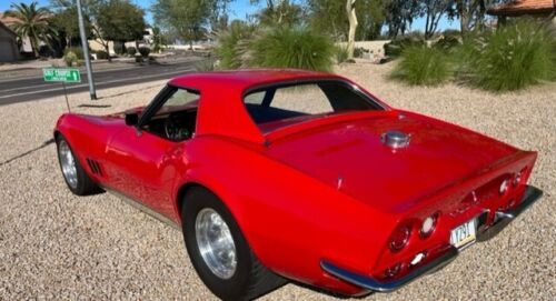 Unknown-Corvette-1968-Red-Tan-9