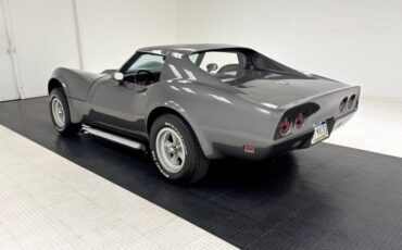 Unknown-Corvette-1968-Shark-Gray-Metallic-Black-2
