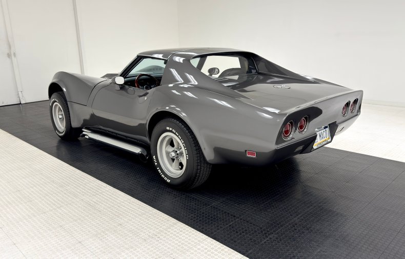 Unknown-Corvette-1968-Shark-Gray-Metallic-Black-2