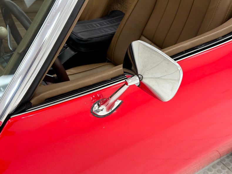Unknown-Corvette-1968-Torch-Red-Saddle-27