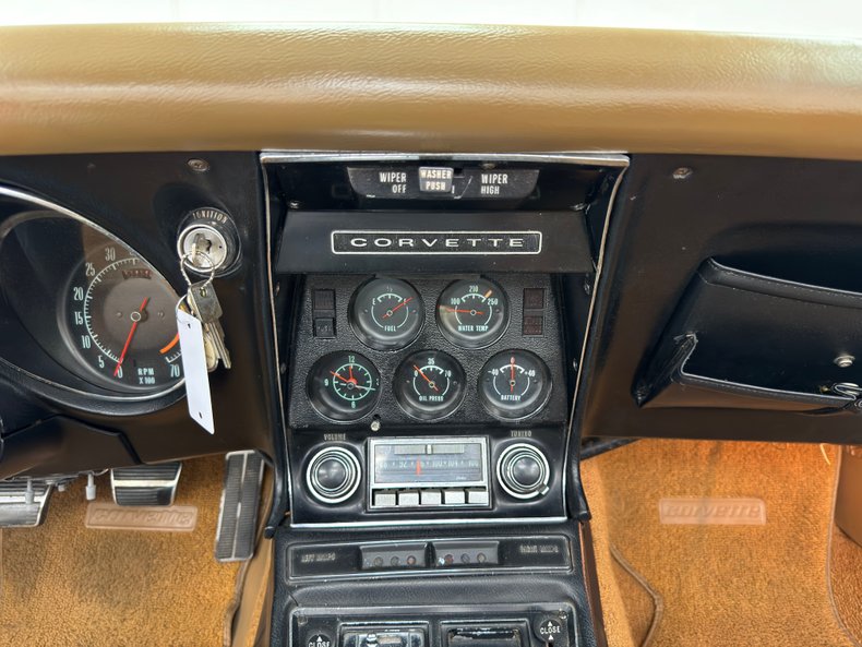 Unknown-Corvette-1968-Torch-Red-Saddle-3