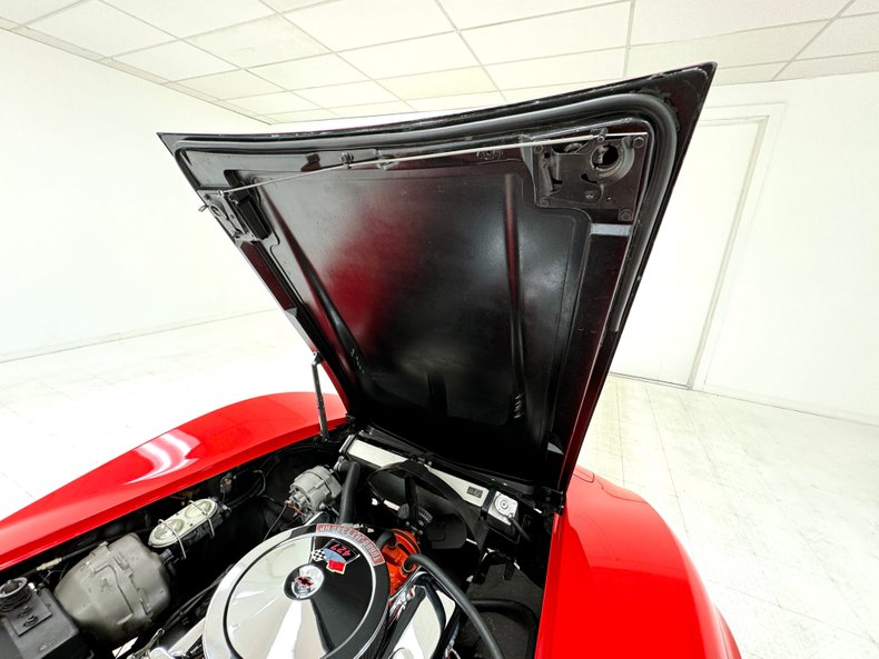 Unknown-Corvette-1968-Torch-Red-Saddle-36