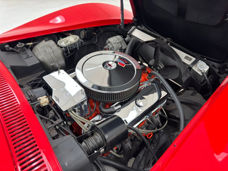 Unknown-Corvette-1968-Torch-Red-Saddle-37