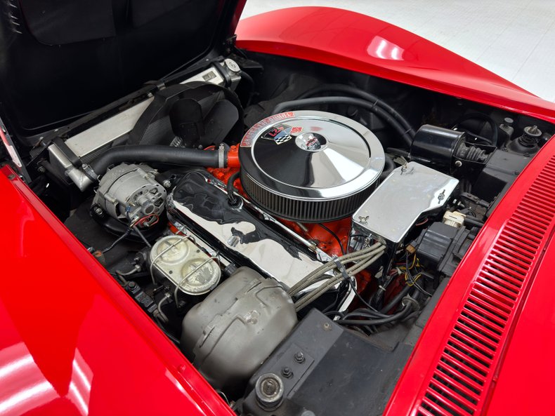 Unknown-Corvette-1968-Torch-Red-Saddle-40