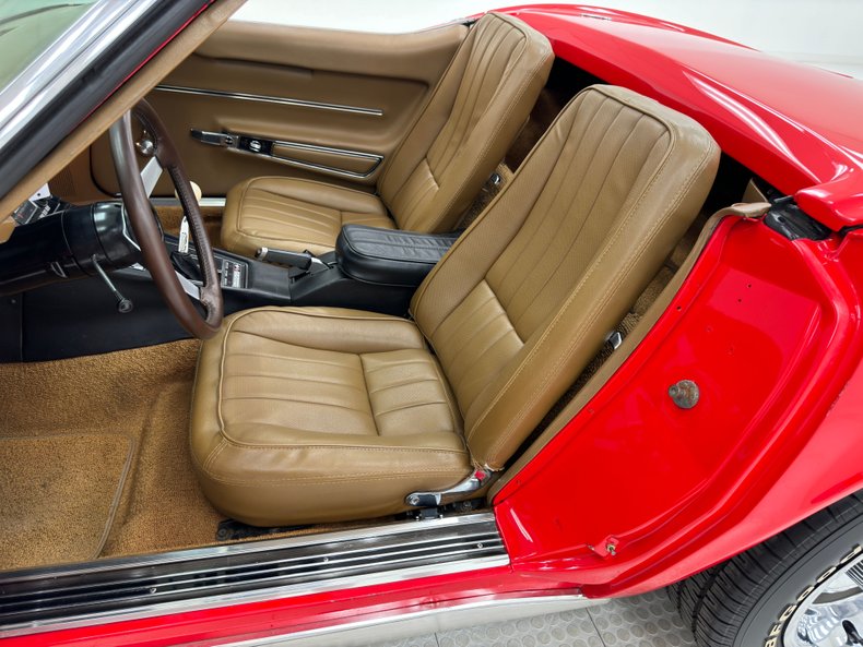 Unknown-Corvette-1968-Torch-Red-Saddle-44