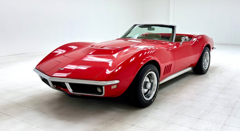 Unknown-Corvette-1968-Torch-Red-Saddle