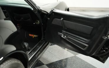 Unknown-Corvette-1969-Black-Black-12