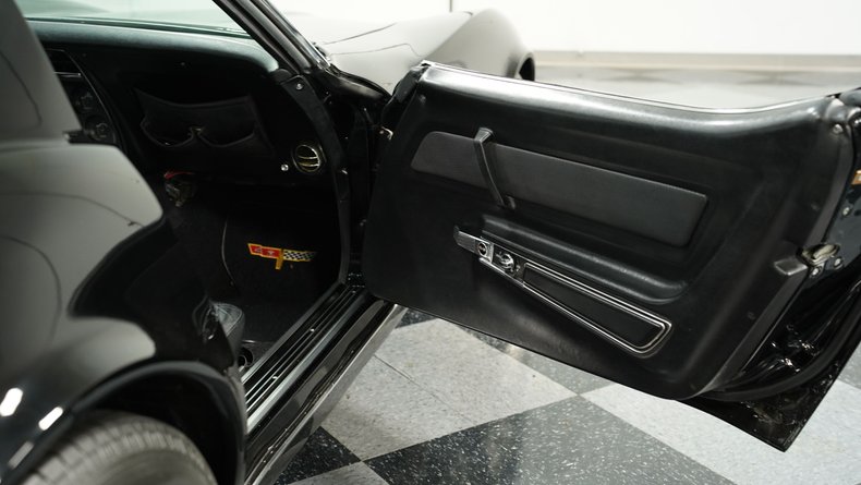 Unknown-Corvette-1969-Black-Black-12