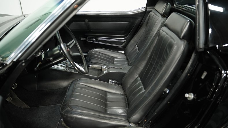 Unknown-Corvette-1969-Black-Black-2