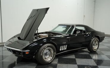 Unknown-Corvette-1969-Black-Black-24