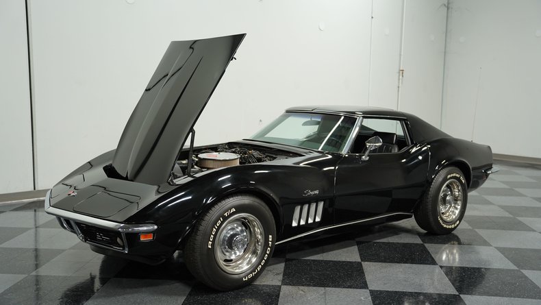 Unknown-Corvette-1969-Black-Black-24