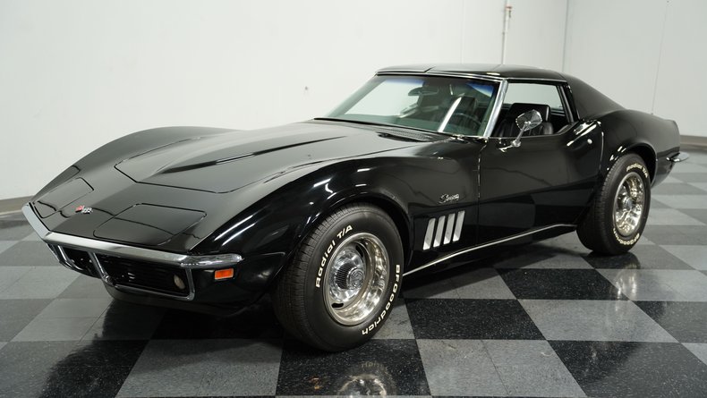 Unknown-Corvette-1969-Black-Black-3