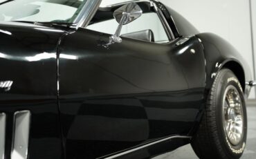 Unknown-Corvette-1969-Black-Black-35
