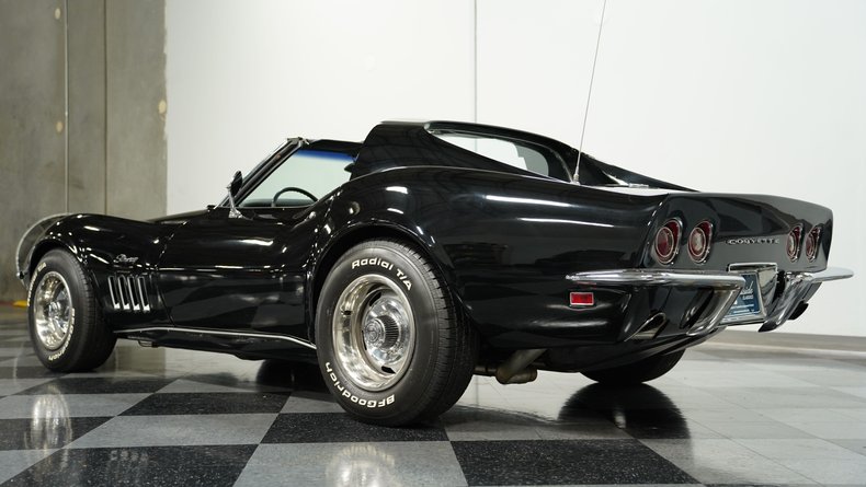 Unknown-Corvette-1969-Black-Black-38