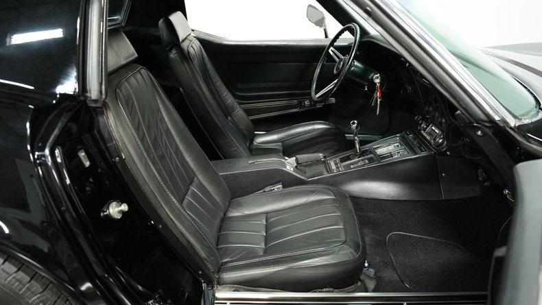 Unknown-Corvette-1969-Black-Black-46