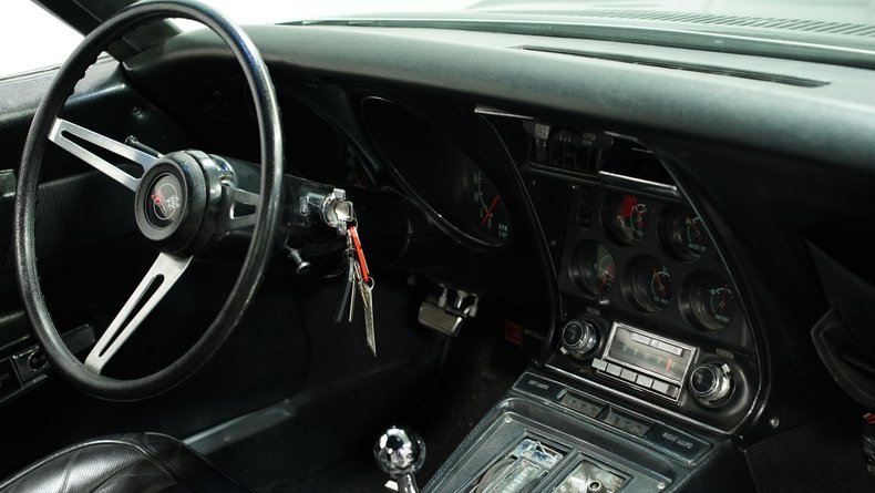 Unknown-Corvette-1969-Black-Black-48