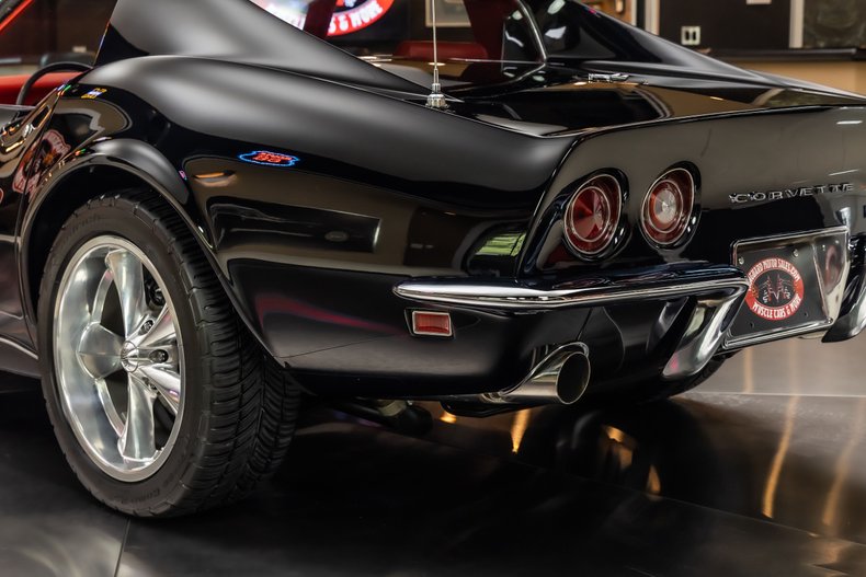 Unknown-Corvette-1969-Black-Red-33