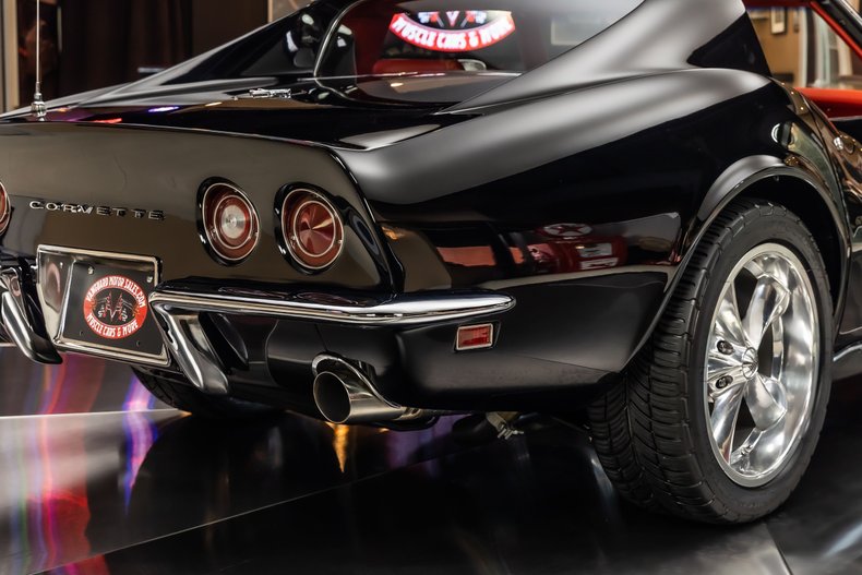 Unknown-Corvette-1969-Black-Red-42