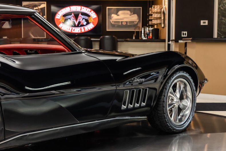 Unknown-Corvette-1969-Black-Red-43