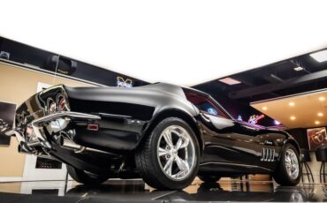 Unknown-Corvette-1969-Black-Red-48