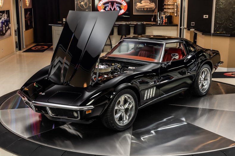 Unknown-Corvette-1969-Black-Red-6