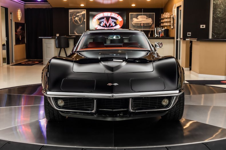 Unknown-Corvette-1969-Black-Red-7